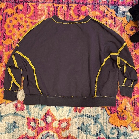 LA MIEL Black and Yellow Sweatshirt - Picture 5 of 6